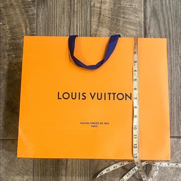 Louis Vuitton Vibrant Orange paper shopping Bag with Blue Handles from LV store - Picture 3 of 5